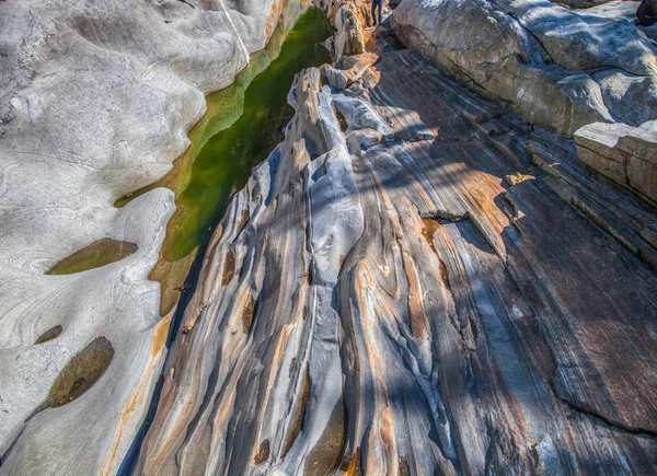 Verzasca nehir manzarası, İsviçre — Stok fotoğraf