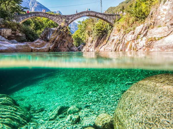 Ponte dei salti, verzasca-Tal, Schweiz — Stockfoto