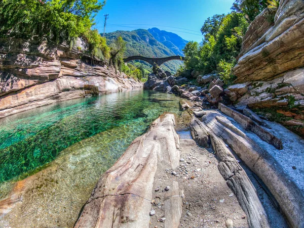 Verzasca říční krajina, Švýcarsko — Stock fotografie