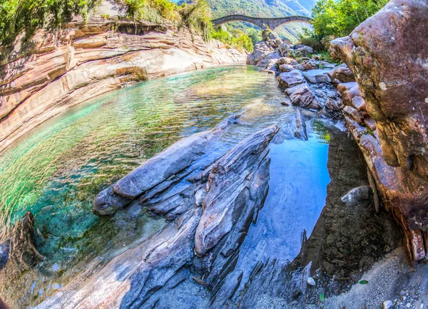 Ponte dei salti, verzasca-Tal, Schweiz — Stockfoto