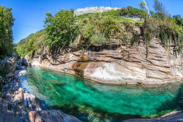 Verzasca nehir manzarası, İsviçre — Stok fotoğraf