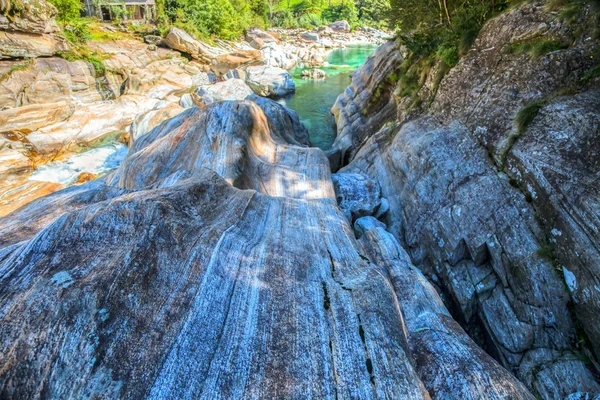 Verzasca Paesaggio fluviale, Svizzera — Foto Stock