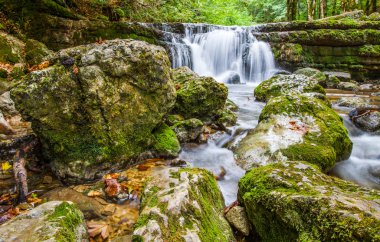 Jura dağ riverscape, Fransa