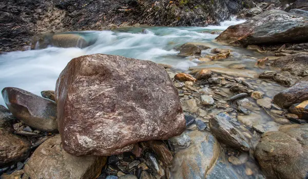 Val veny, Italië - alpine stream — Stockfoto