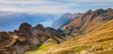 Bernese Alpler ve brienz Gölü