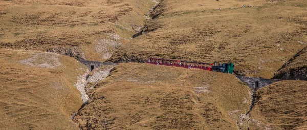 Brienz-Rothorn, Svájc-autó piros vonat — Stock Fotó