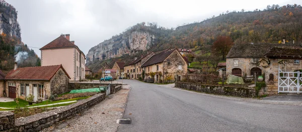 Bâtiment médiéval Baume-les-Messieurs, France — Photo