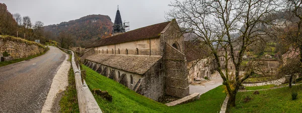 Église médiévale Baume-les-Messieurs, France — Photo