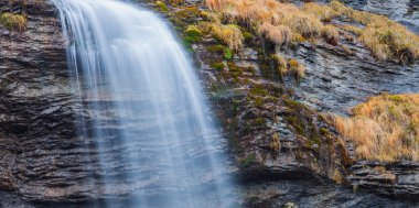 dağ nehir manzarası, Fransa.