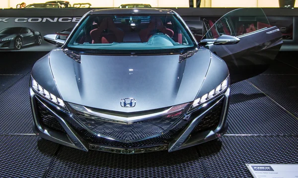 Вісімдесят третьої на Женевському автосалоні 2013 - Honda Nsx концепції — стокове фото