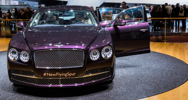 83º Salón del Automóvil de Ginebra 2013 - Bentley Flying Spur —  Fotos de Stock