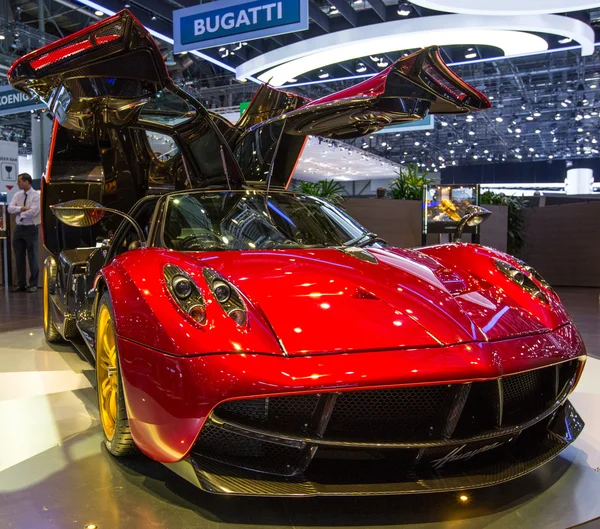 83e Genève internationale motorshow - pagani huayra — Stockfoto