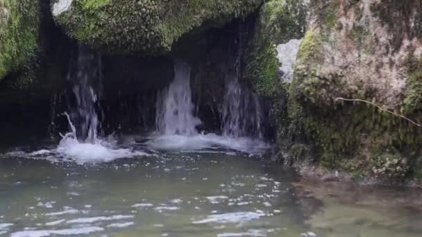 Corriente de agua — Vídeos de Stock