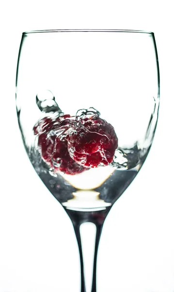 Rasberry e bicchiere di vino — Foto Stock