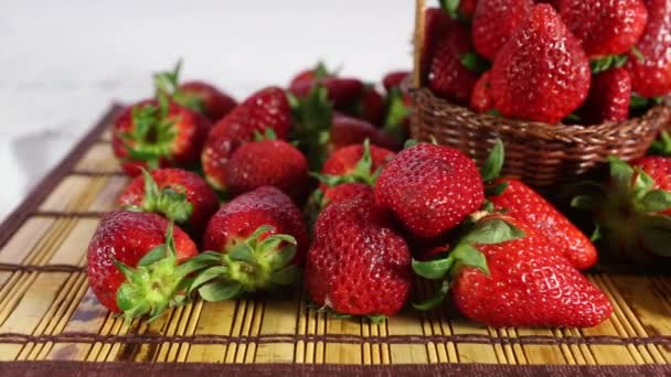 Erdbeere — Stockvideo