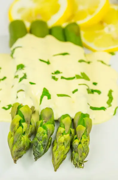 Asparagus and Hollandaise Sauce — Stock Photo, Image