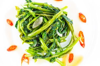 Kızarmış su ıspanağı.