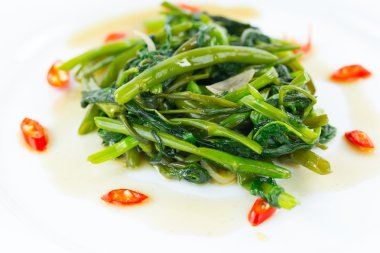 Kızarmış su ıspanağı.