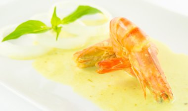 Hindistan cevizi soslu karides