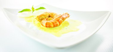 Hindistan cevizi soslu karides