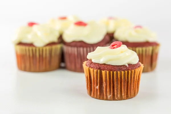 Rote Samt-Cupcakes — Stockfoto