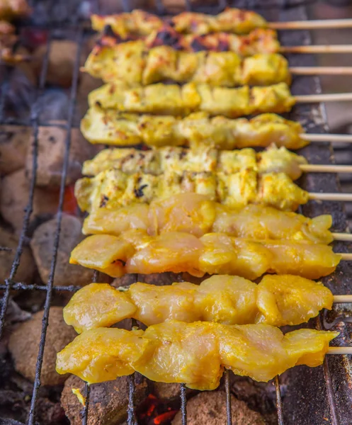 Csirke Satay grillezés — Stock Fotó