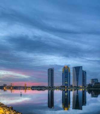 modern binalar günbatımı