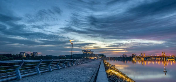 Putrajaya sjö solnedgång — Stockfoto