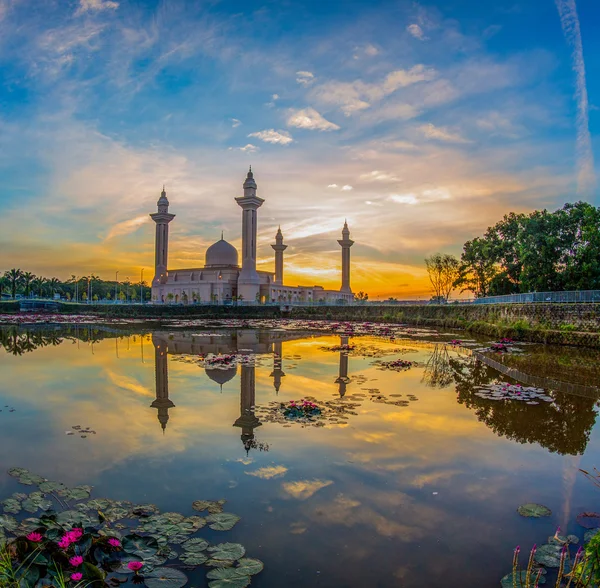 Mesquita e Reflexão — Fotografia de Stock