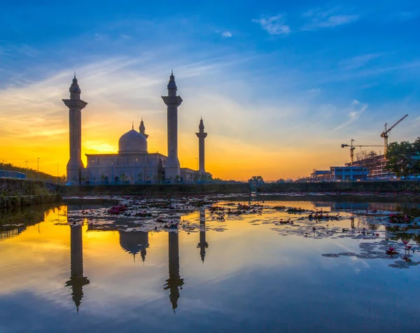 Mesquita e Reflexão — Fotografia de Stock