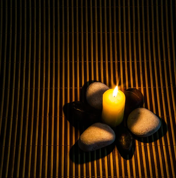 젠 돌과 촛불 — 스톡 사진
