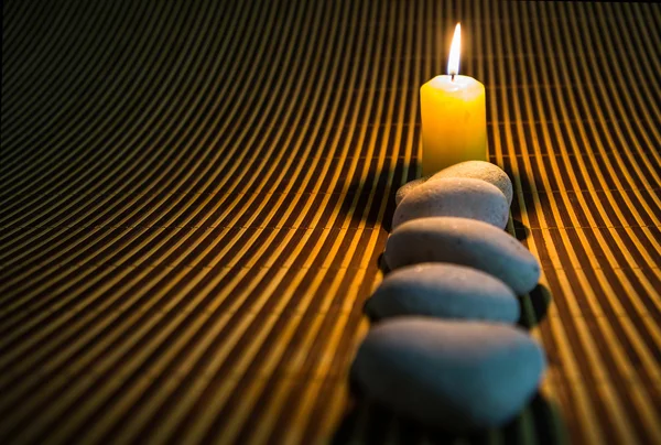 禅宗石头和蜡烛 — 图库照片