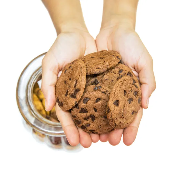 Mani femminili che offrono biscotti — Foto Stock