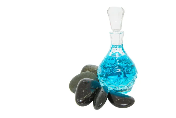 香水瓶和禅宗的石头 — 图库照片