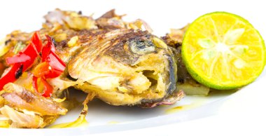 Kızarmış turşu balığı