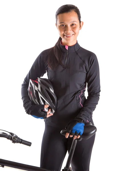 Mujer con bicicleta de montaña — Foto de Stock