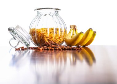 tahıl ve muz kavanoz