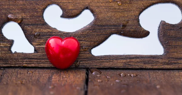 Corazón de madera y San Valentín — Foto de Stock