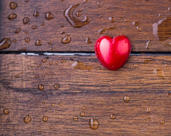 Trä och valentine hjärta — Stockfoto