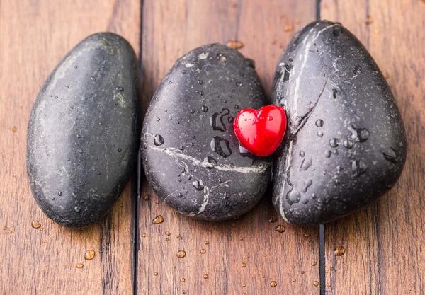 Zen kő és Valentin szív — Stock Fotó