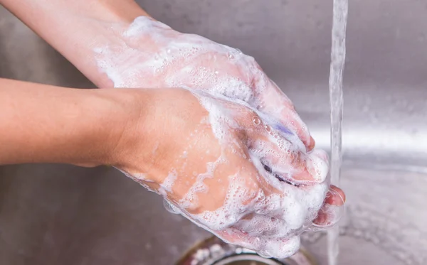 Female Washing Hands — Stock Photo, Image