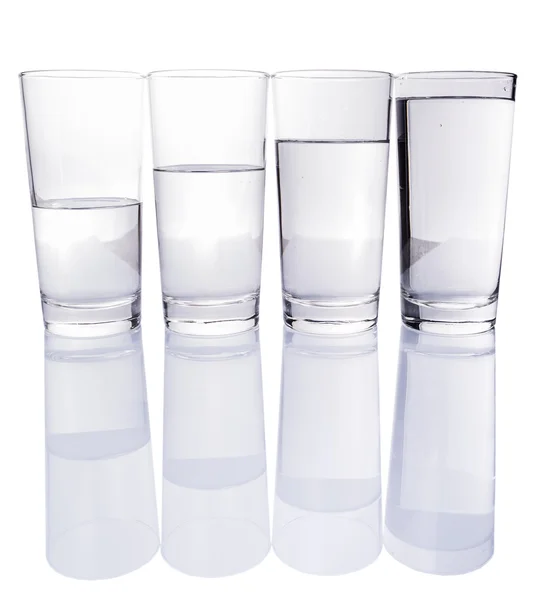 Bicchieri riempiti d'acqua — Foto Stock