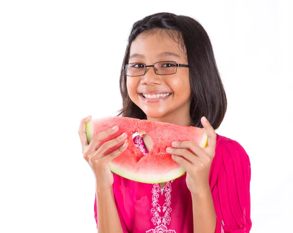 Petite fille mangeant pastèque — Photo