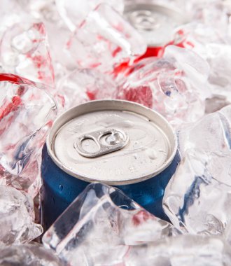 konserve cola içecekler