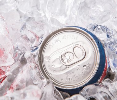 konserve cola içecekler