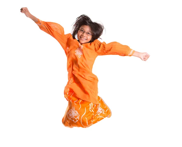 Junge asiatische Mädchen springen — Stockfoto