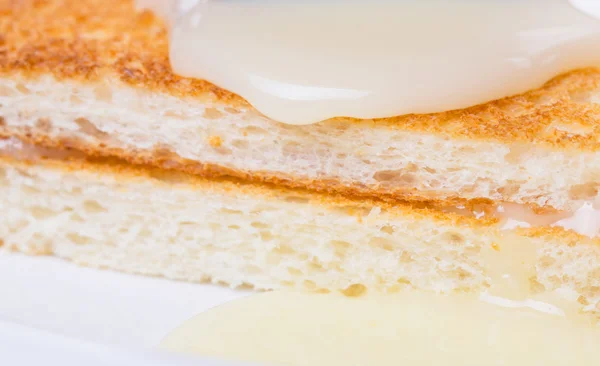 Cake with cream — Stock Photo, Image