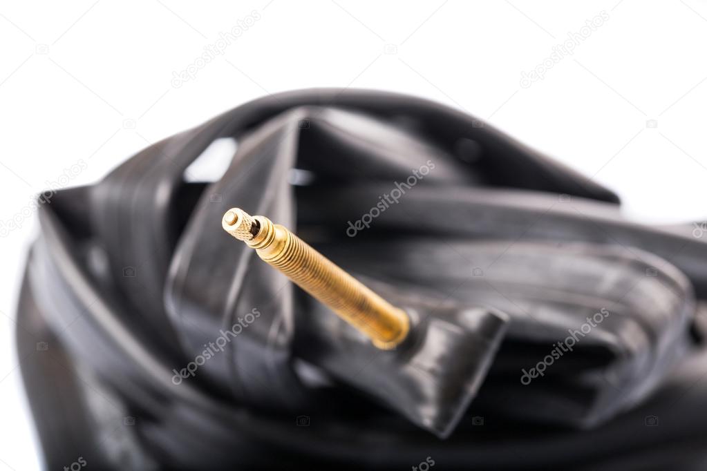 changing inner tube on road bike