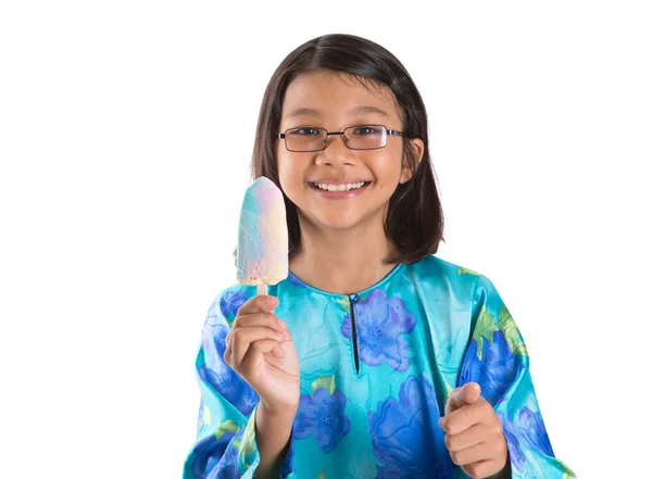 Giovane ragazza con gelato — Foto Stock