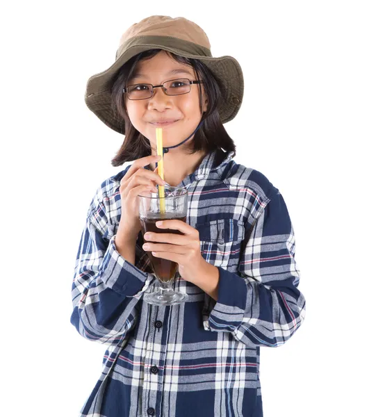 Giovane ragazza con camicia e cappello — Foto Stock